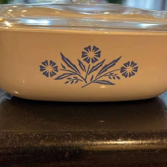 1-Quart Square Casserole with Lid - Cornflower Blue by Corning Corelle - Picture 2 of 10